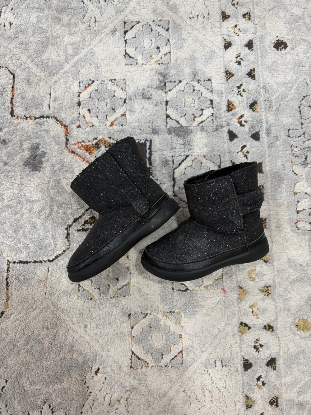 UGG Black Glitter Toddler Boots, size 6